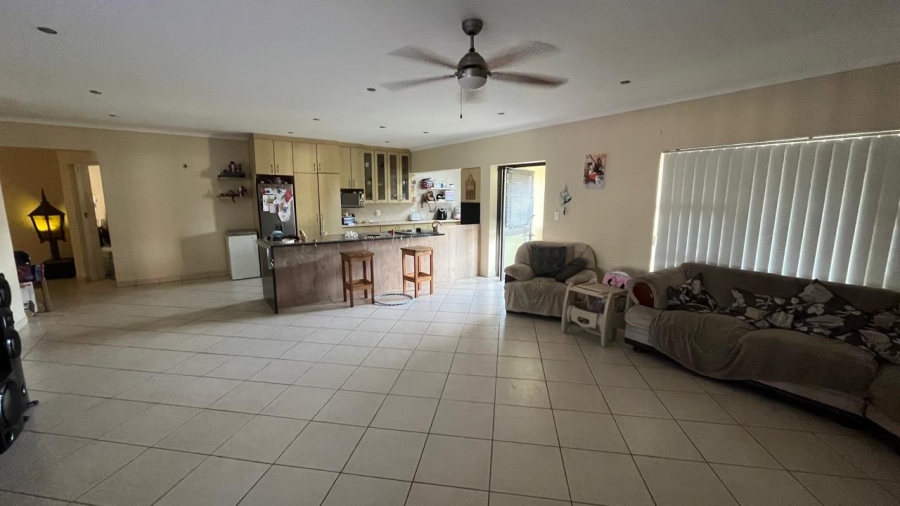 3 Bedroom Property for Sale in Wavecrest Eastern Cape